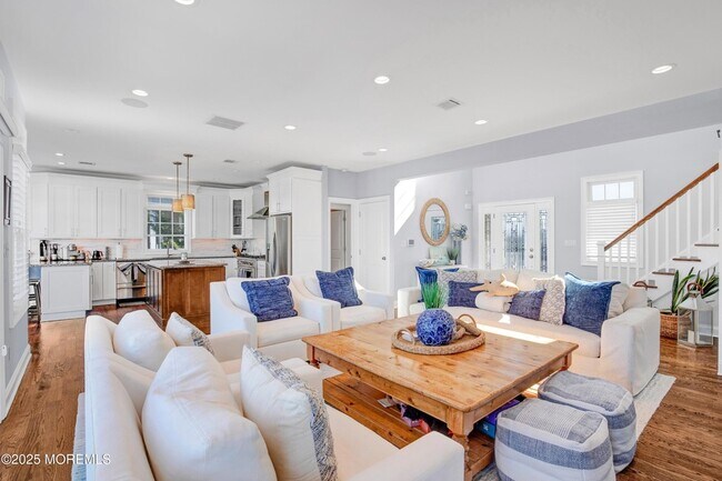 Building Photo - 206 N Lagoon Rd