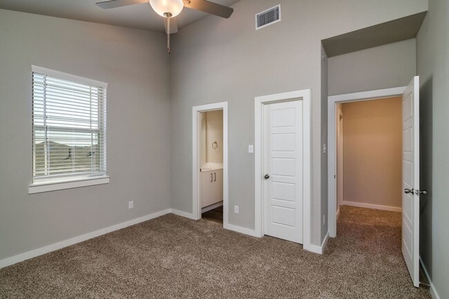 Building Photo - GORGEOUS 2 BEDROOM FOUR PLEX LOCATED IN MIDLOTHIAN ISD!