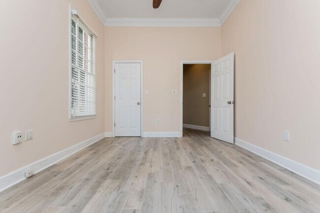 Building Photo - 1231 Wildcliff Cir
