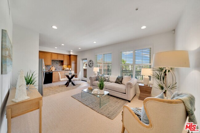 Building Photo - 6020 S Seabluff Dr