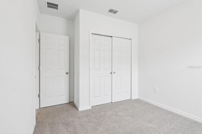 Building Photo - 2310 White Tail St