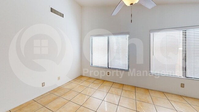 Building Photo - 2505 N Palo Santo Dr