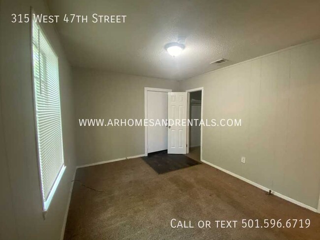 Building Photo - 315 W 47th St
