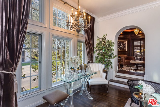 Building Photo - 10335 Wilshire Blvd