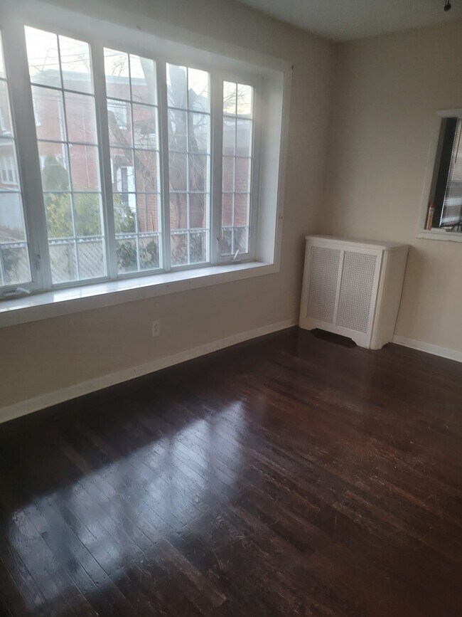 Building Photo - 7008 Ditman St