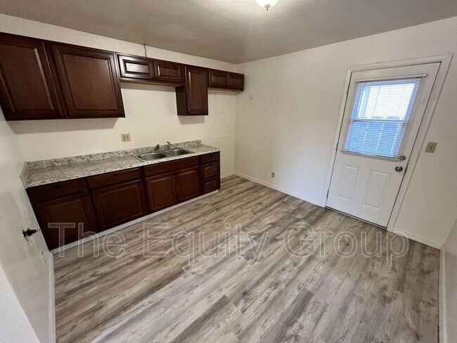 Building Photo - 401 S Valencia Blvd