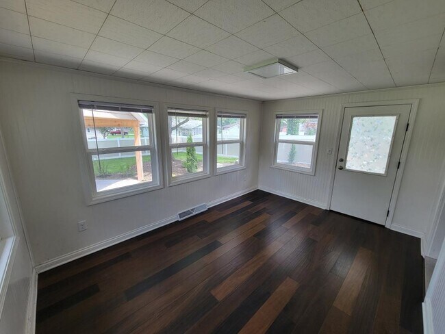 Building Photo - 3771 Bruneal St