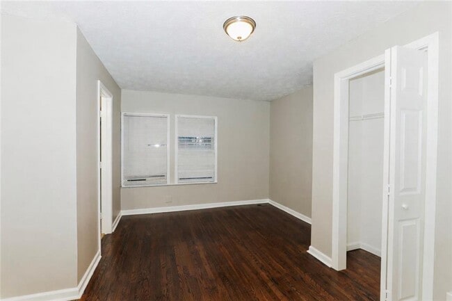 Building Photo - 2018 Pryor Rd SW