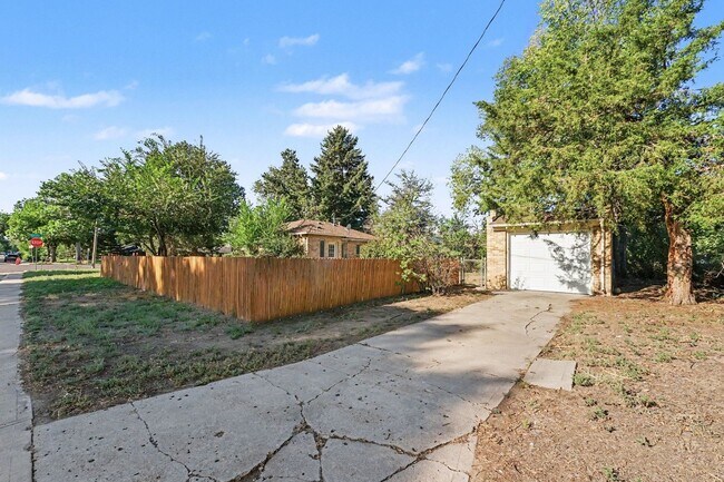 Building Photo - 7345 Montview Blvd