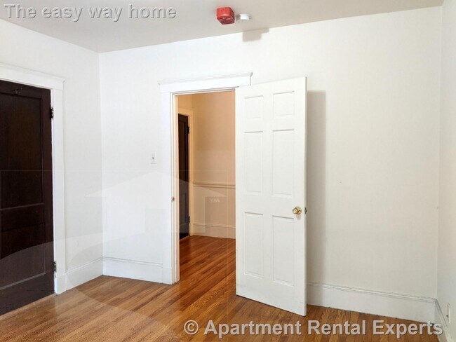 Building Photo - 155 Summer St