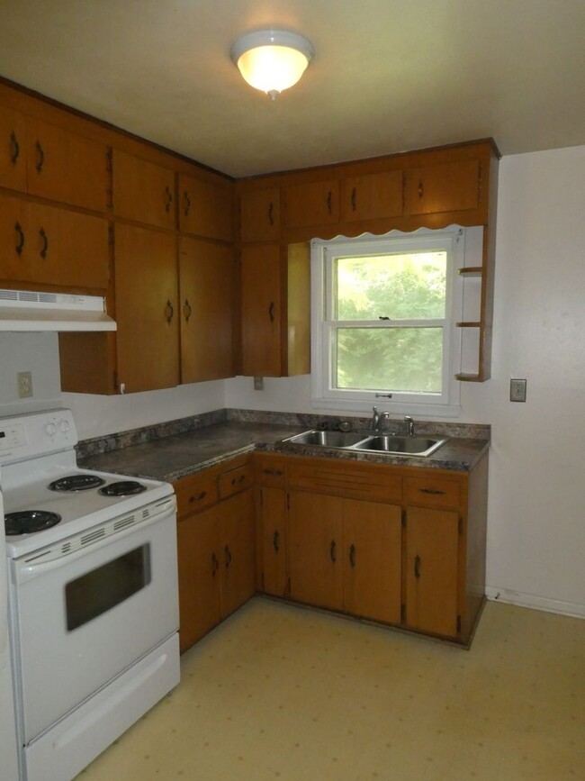 Building Photo - 2600 Braemore Rd