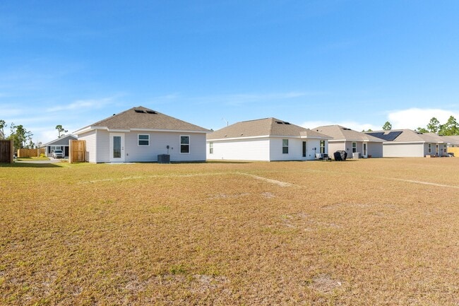 Building Photo - 7202 Madison Square Dr