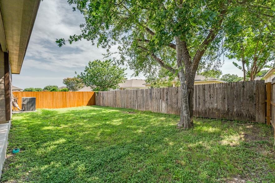 Building Photo - 129 Buckskin Way
