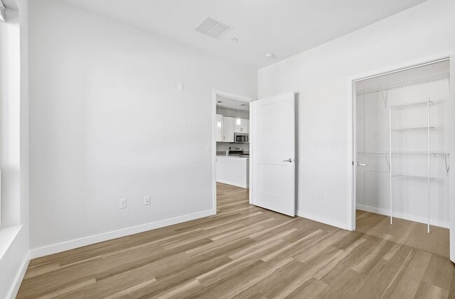 Building Photo - 71 Connecticut Ave