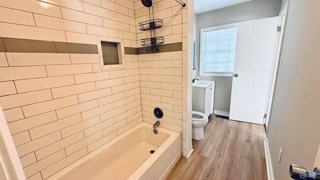 Building Photo - 2004 Chambers Dr NE