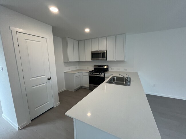 Building Photo - 5716 Alope Wy