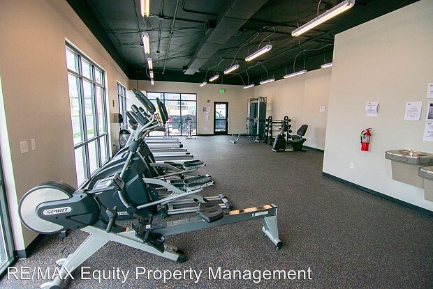 Building Photo - 784 E 500 S