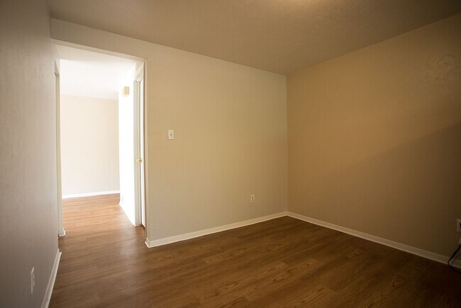 Building Photo - 604 Marine St