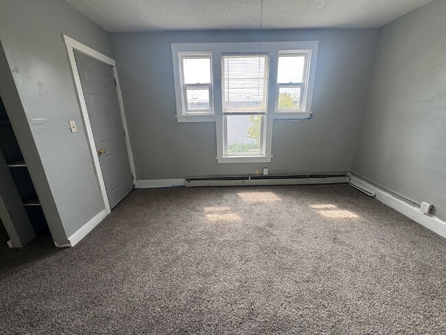 Building Photo - Spacious 3-Bedroom upper unit on Park Ave S – 1200 Sq Ft of Comfort in Minneapolis, Section 8 Wel...
