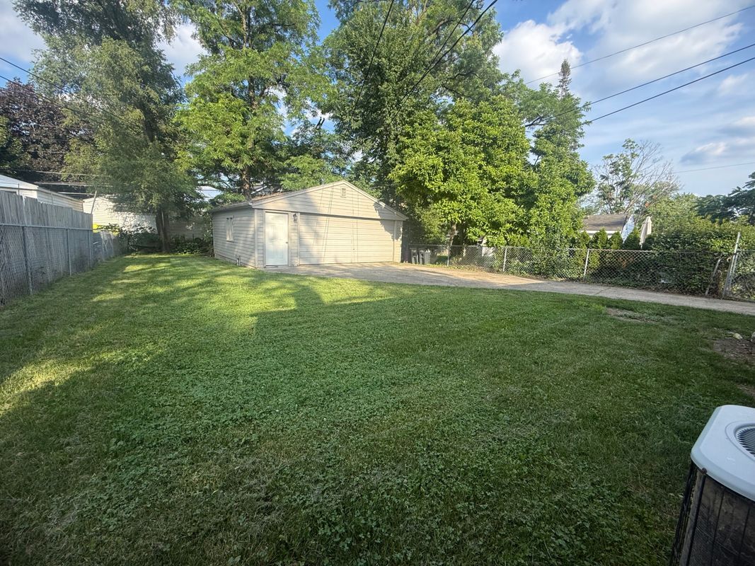 Building Photo - 4402 Cooper Ave