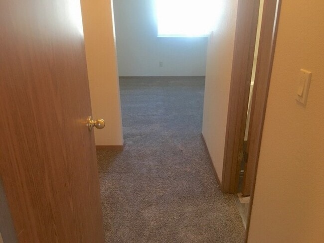 Building Photo - Reno Townhouse - Laundry Room in Unit/Gara...