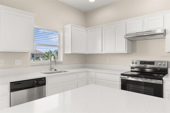 Building Photo - 1037 Brenton Manor Dr