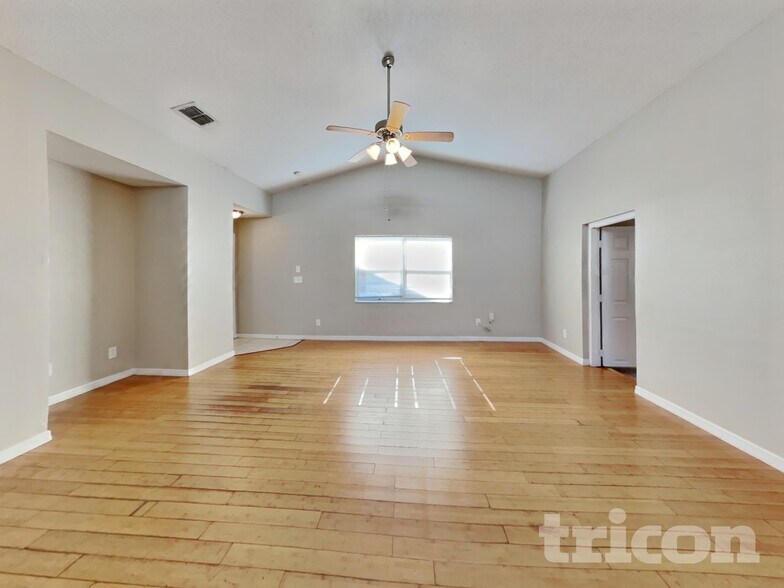 Building Photo - 13344 Laraway Dr