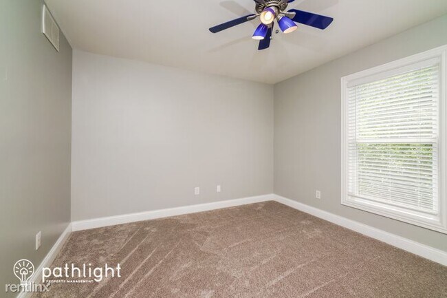Building Photo - 4 br, 3.5 bath House - 6421 Shirley Ave UNIT