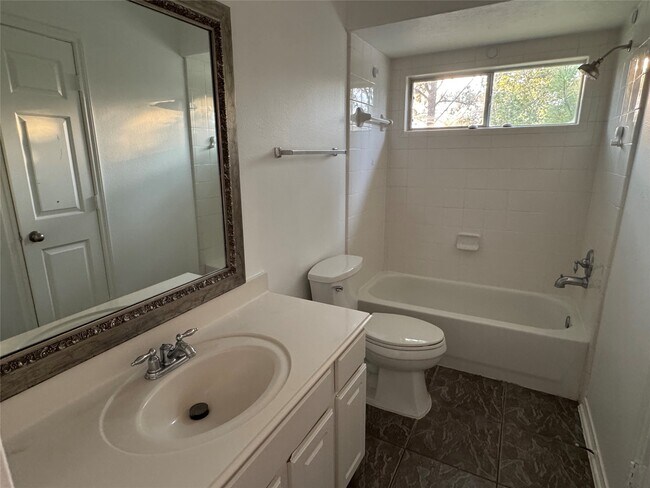 Building Photo - 6311 Auburn Terrace Ct