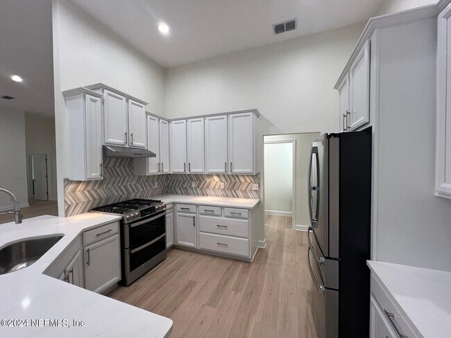 Building Photo - 2436 Cimarrone Blvd