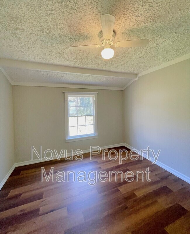 Building Photo - 135 Love St