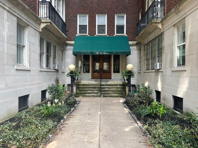 Building Photo - 24 E Liberty