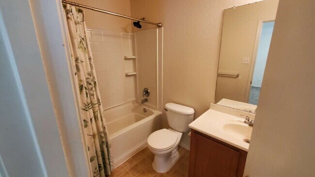 Building Photo - Charming 3 bedroom, 2 bath, 1,354 sq.ft. h...