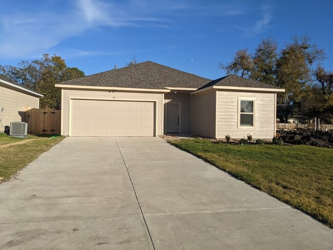 Primary Photo - 128 Canales Cir