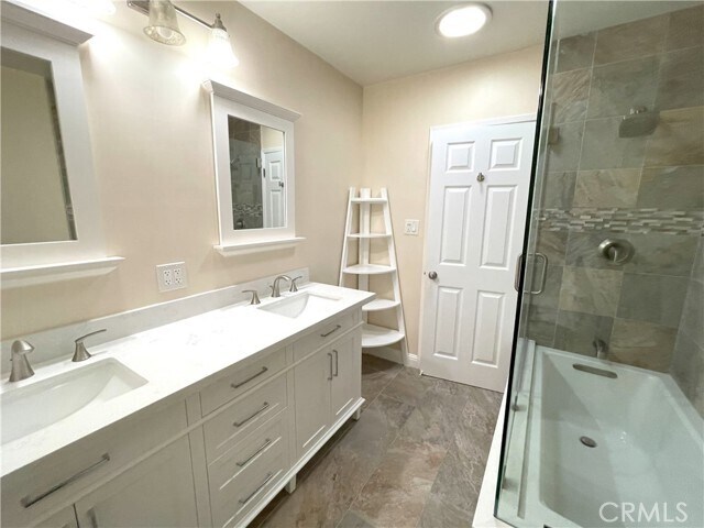 Building Photo - 3001 Palos Verdes Dr N