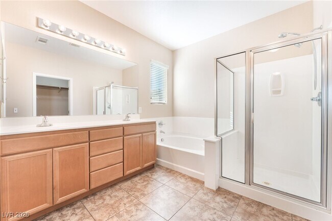 Building Photo - 10625 Mt Jefferson Ave