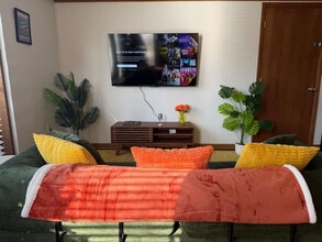 Building Photo - 157 W Holly Ridge Rd