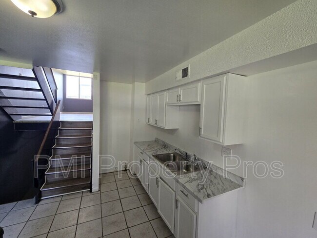 Building Photo - 8842 N 95th St