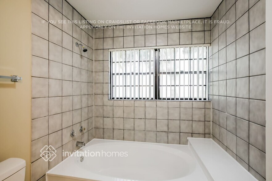 Building Photo - 14713 SW 110th Terrace