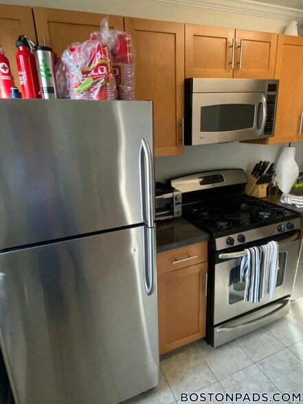 Building Photo - 60 Brattle St