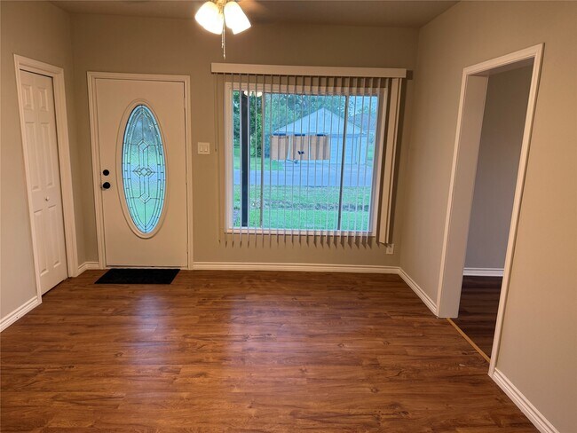 Building Photo - 1934 Austin Ave