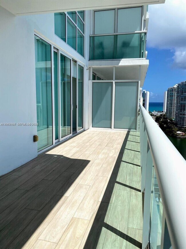Building Photo - 400 Sunny Isles Blvd