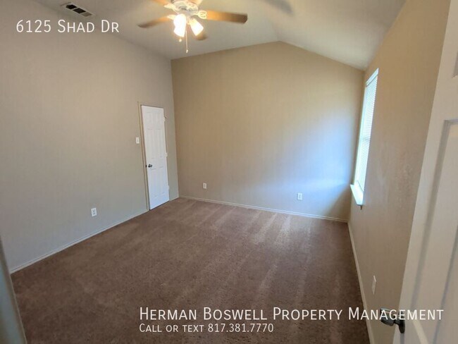 Building Photo - 6125 Shad Dr
