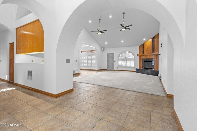 Building Photo - 322 E Gary Cir