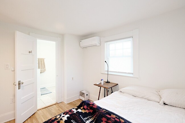 Building Photo - Top-Level Fry's Spring Apartment With Utilities Included