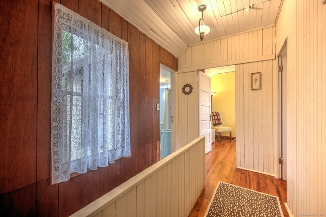 Building Photo - 32 Seaside Ave