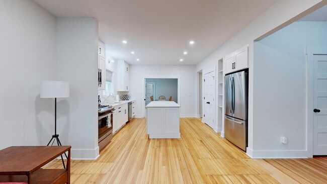 Building Photo - 276-278 Willow St