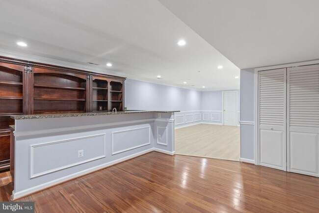 Building Photo - 1725 Gatehouse Ct