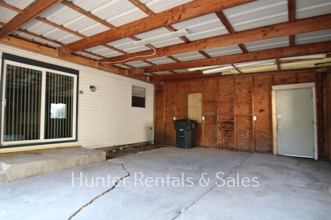 Building Photo - Won't Last!