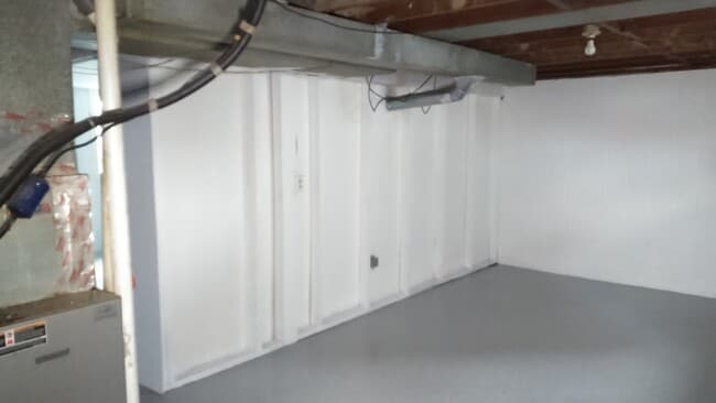 Building Photo - 725 N H St